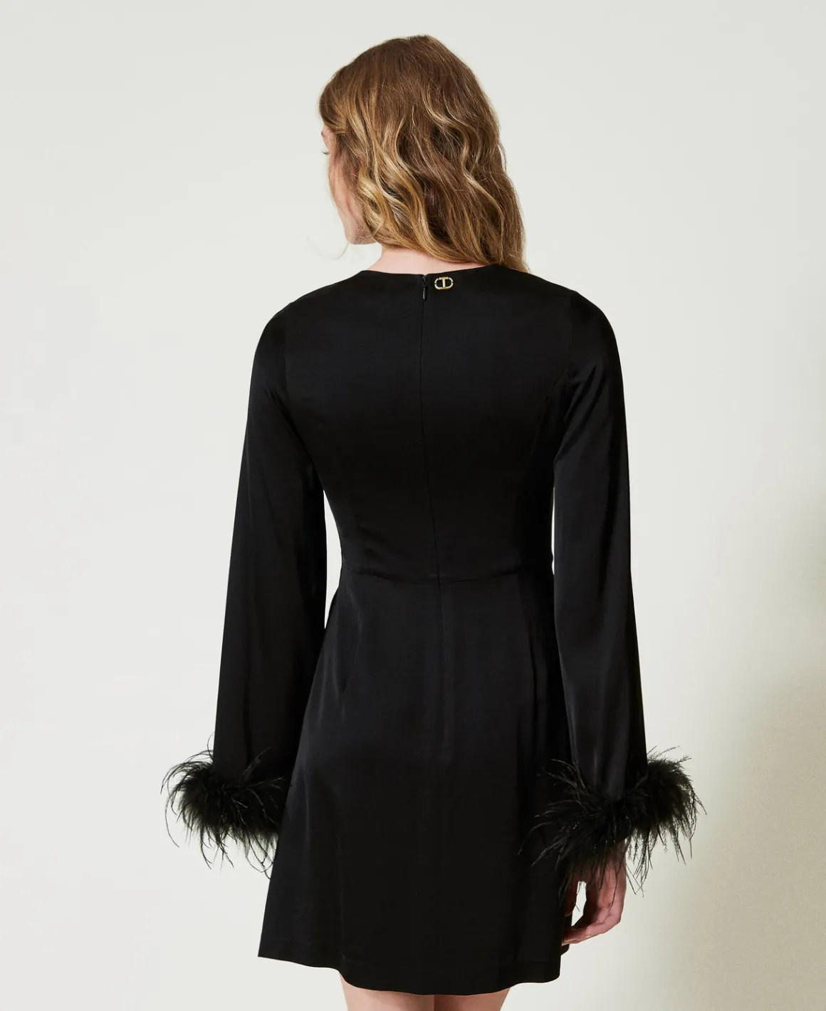 TWINSET Milano Abito Corto In Raso Con Piume | Vestiti Da Cerimonia | Vestiti Eleganti