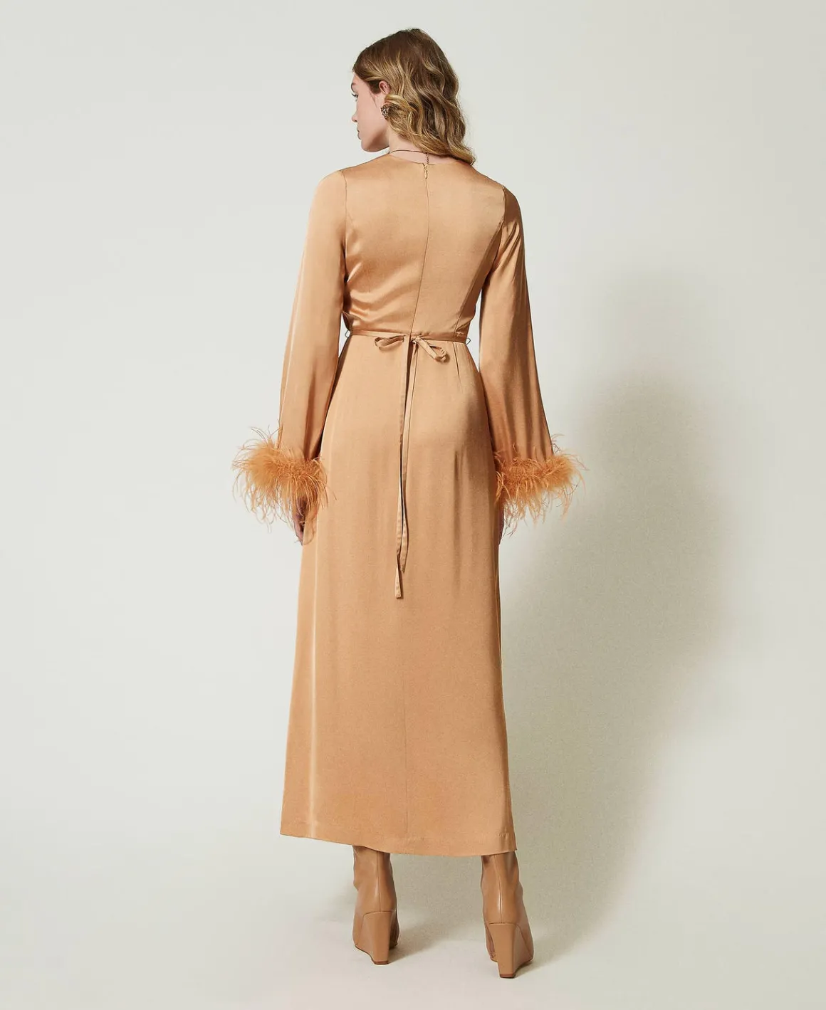 TWINSET Milano Abito Lungo In Raso Con Piume | Vestiti Da Cerimonia | Vestiti Eleganti