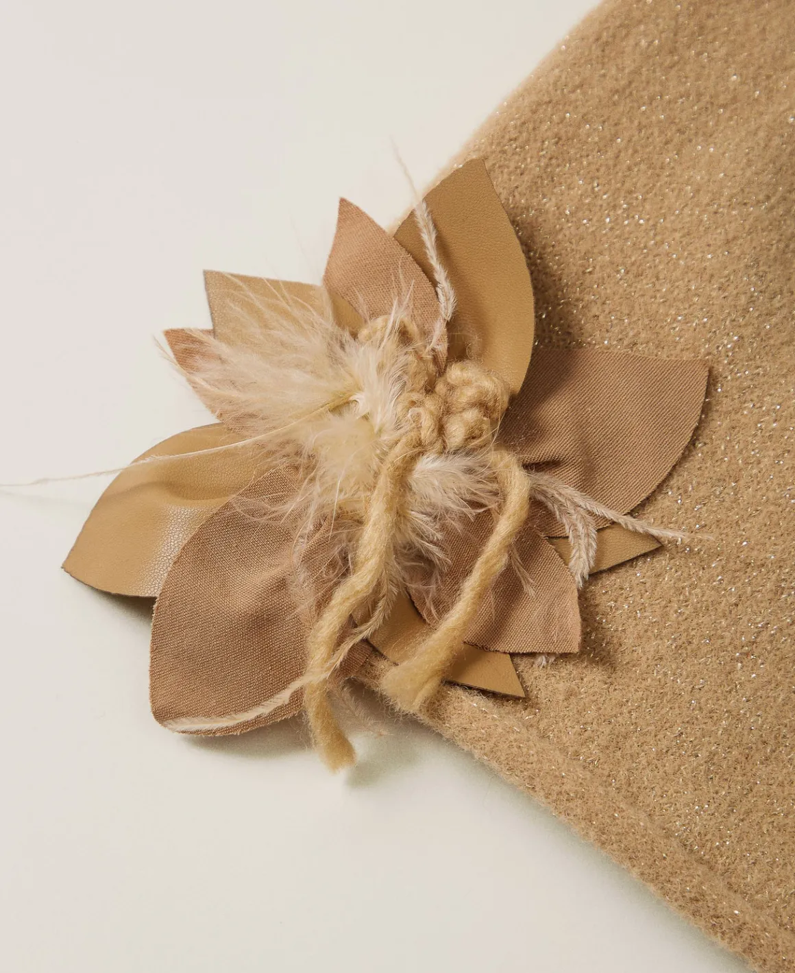 TWINSET Milano Berretto In Maglia Con Spilla A Fiore | Cappelli