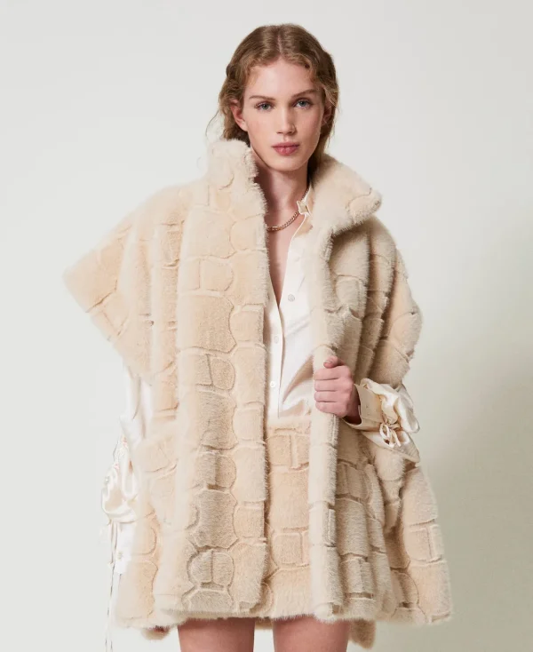 TWINSET Milano Poncho In Faux Fur Con Logo | Poncho