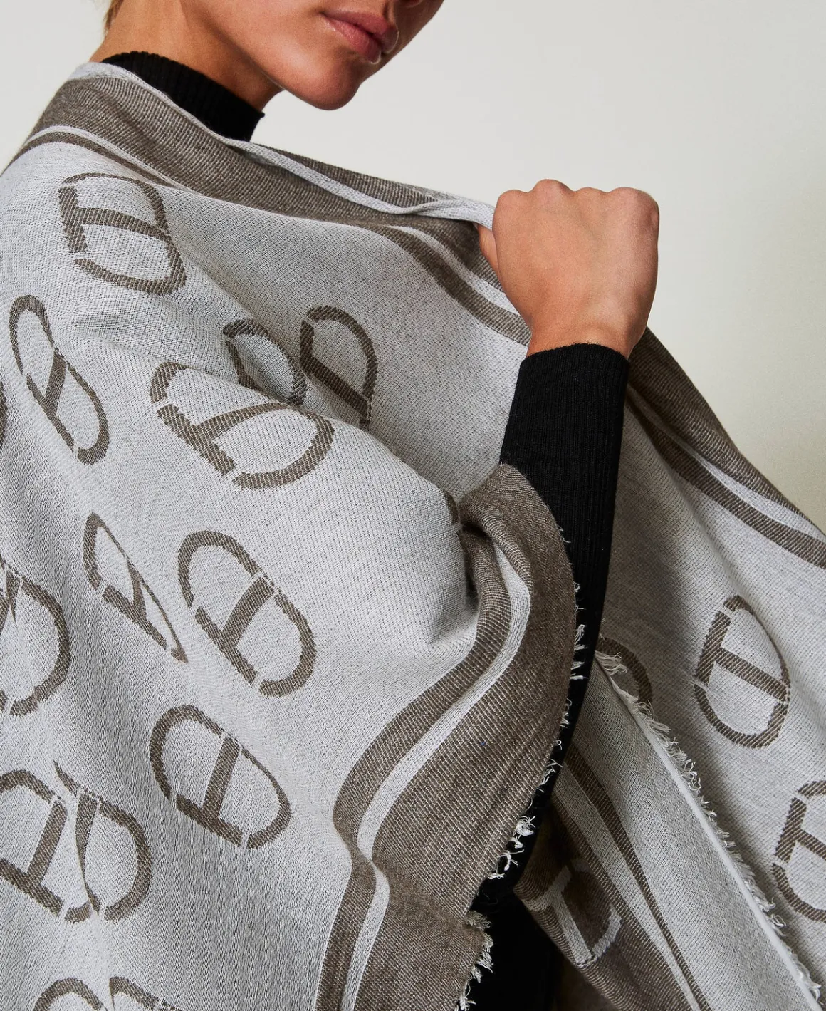 TWINSET Milano Poncho Jacquard Con Oval T | Poncho