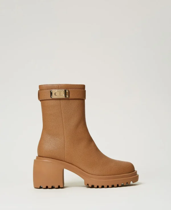 TWINSET Milano Stivaletti Con Placchetta Logo | Scarpe Con Tacco | Stivali E Stivaletti